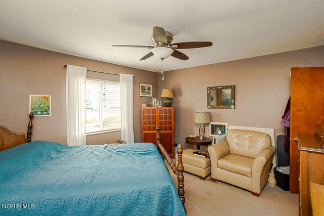 3215 Ravenwood Boulevard, Toledo, OH 43614