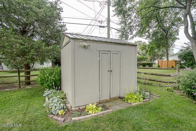 3215 Ravenwood Boulevard, Toledo, OH 43614