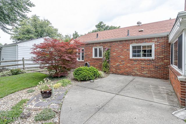 3215 Ravenwood Boulevard, Toledo, OH 43614
