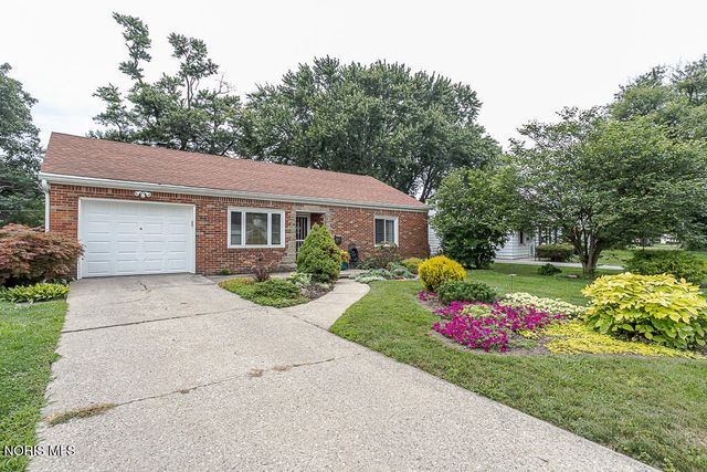3215 Ravenwood Boulevard, Toledo, OH 43614
