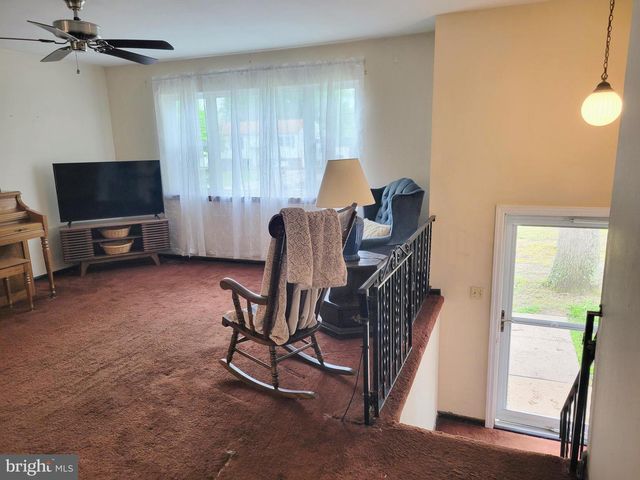 581 TOWNSHIP LINE RD, Franklinville, NJ 08322