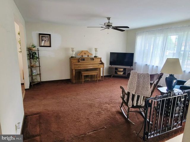 581 TOWNSHIP LINE RD, Franklinville, NJ 08322