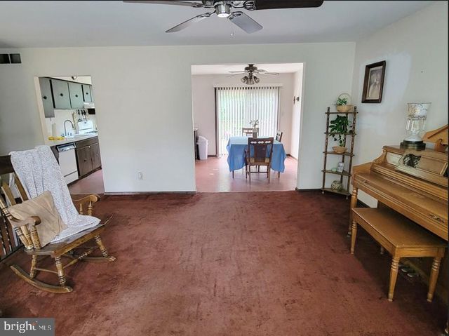581 TOWNSHIP LINE RD, Franklinville, NJ 08322