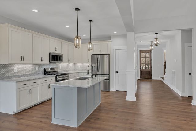 569 Shorty Few Rd, Dickson, TN 37055