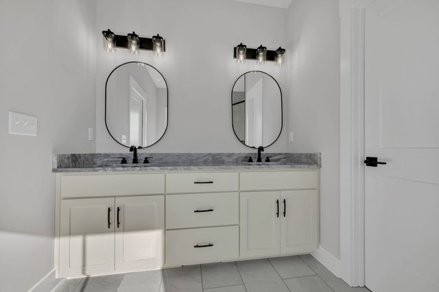 569 Shorty Few Rd, Dickson, TN 37055