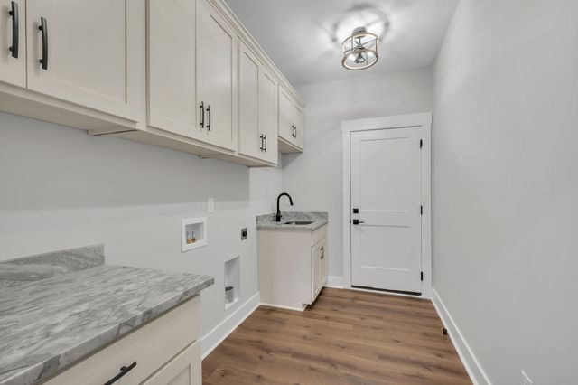 569 Shorty Few Rd, Dickson, TN 37055