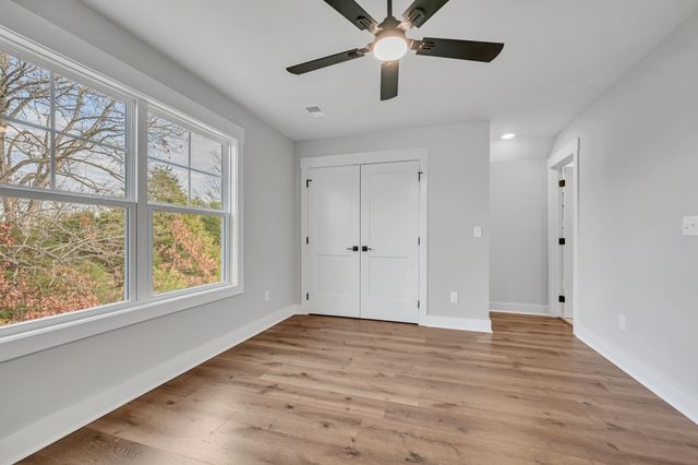 569 Shorty Few Rd, Dickson, TN 37055