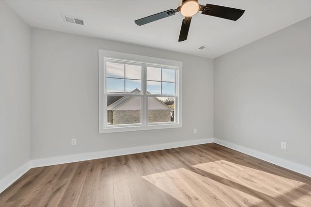 569 Shorty Few Rd, Dickson, TN 37055