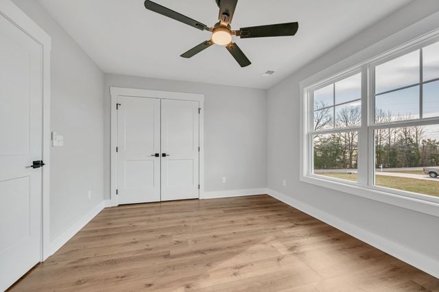 569 Shorty Few Rd, Dickson, TN 37055