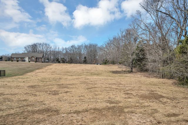 569 Shorty Few Rd, Dickson, TN 37055