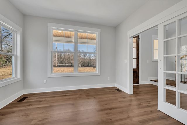 569 Shorty Few Rd, Dickson, TN 37055