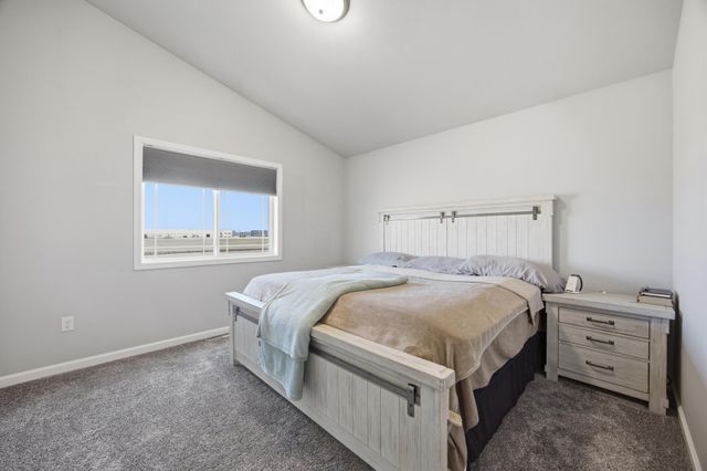 1126 Highland Lane W, West Fargo, ND 58078