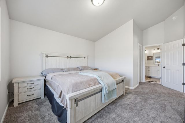 1126 Highland Lane W, West Fargo, ND 58078