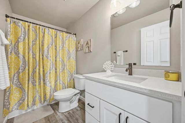 1126 Highland Lane W, West Fargo, ND 58078