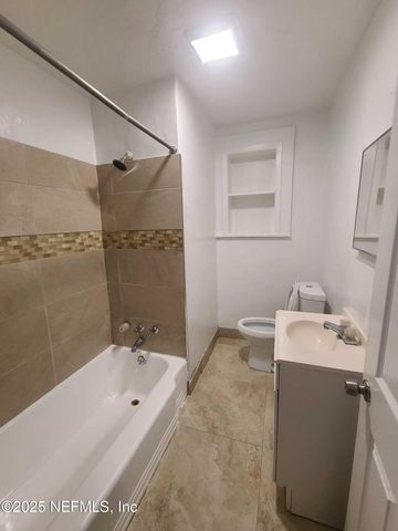 1645 W 17TH Street, Jacksonville, FL 32209