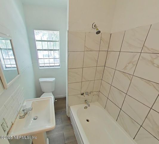 1645 W 17TH Street, Jacksonville, FL 32209