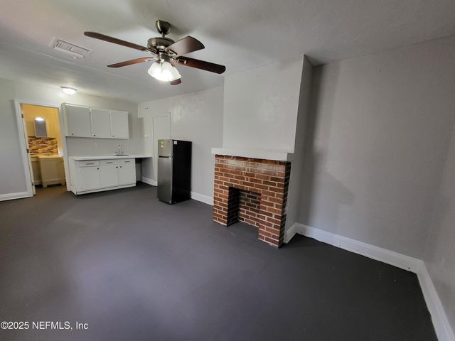1645 W 17TH Street, Jacksonville, FL 32209