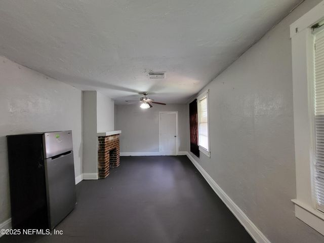 1645 W 17TH Street, Jacksonville, FL 32209