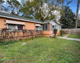 1645 W 17TH Street, Jacksonville, FL 32209