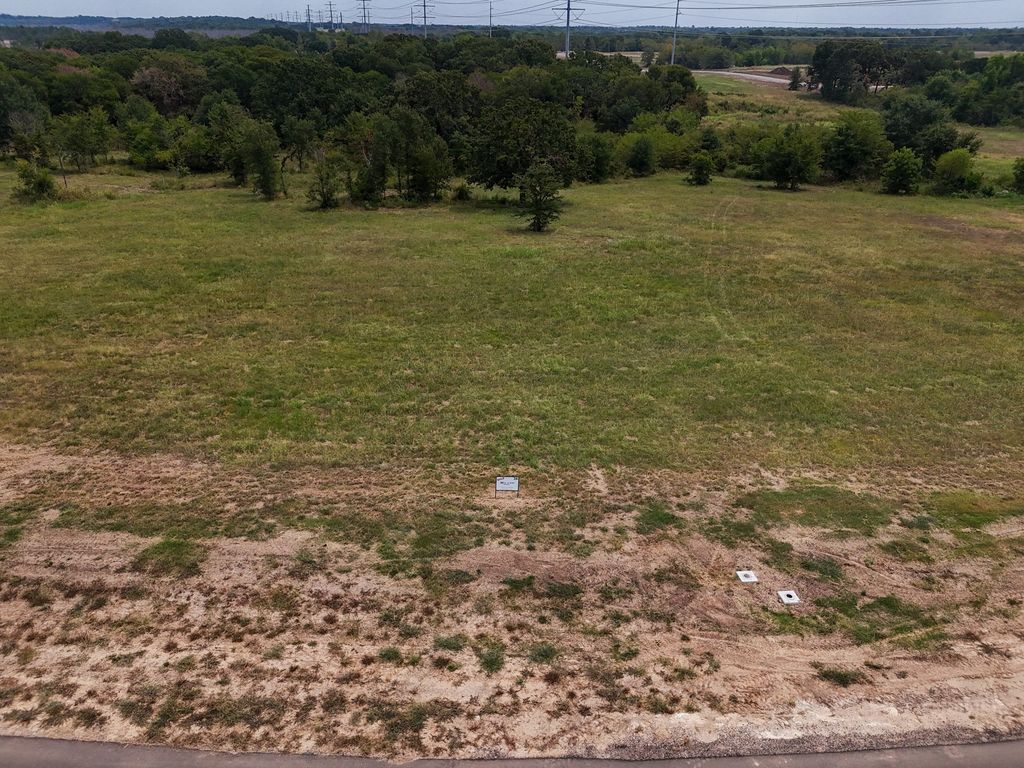 610 Waters Edge Way, Dodd City, TX 75438