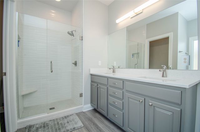 15038 Bryn Mawr Drive, Clive, IA 50325