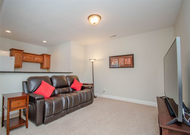 15038 Bryn Mawr Drive, Clive, IA 50325