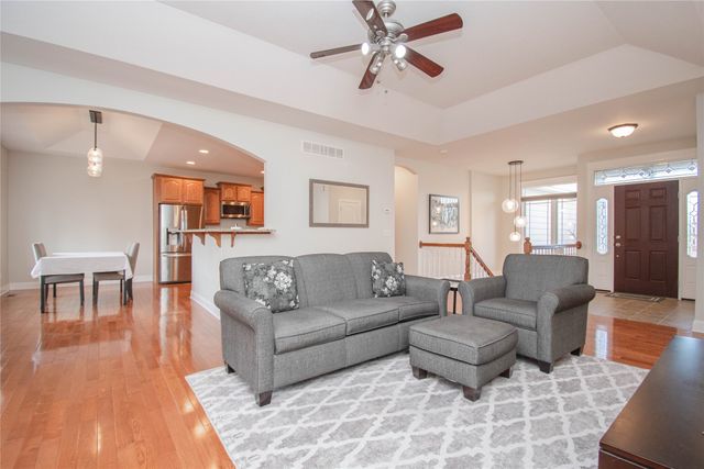 15038 Bryn Mawr Drive, Clive, IA 50325