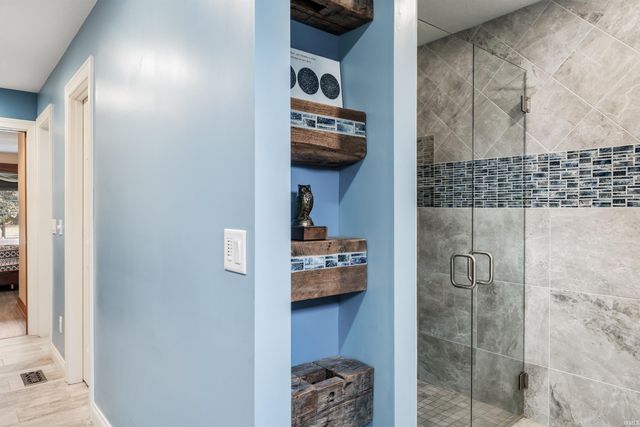 14313 Shore Oaks Cove, Fort Wayne, IN 46814