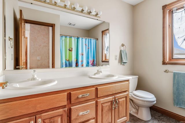 14313 Shore Oaks Cove, Fort Wayne, IN 46814