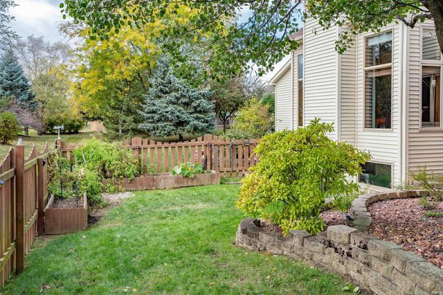 14313 Shore Oaks Cove, Fort Wayne, IN 46814