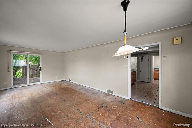 23786 Cushing Avenue, Eastpointe, MI 48021