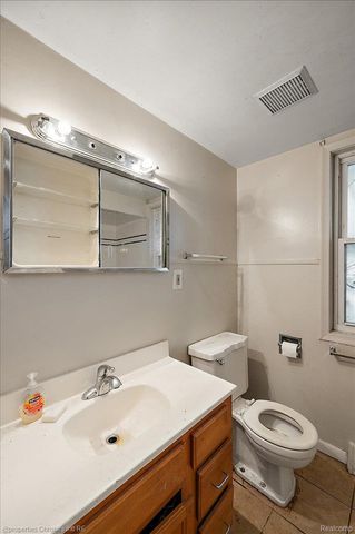 23786 Cushing Avenue, Eastpointe, MI 48021