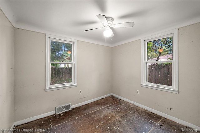 23786 Cushing Avenue, Eastpointe, MI 48021