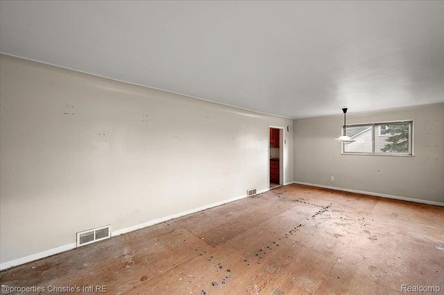 23786 Cushing Avenue, Eastpointe, MI 48021