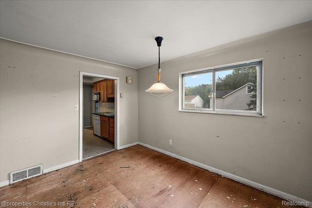 23786 Cushing Avenue, Eastpointe, MI 48021