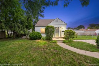 23786 Cushing Avenue, Eastpointe, MI 48021