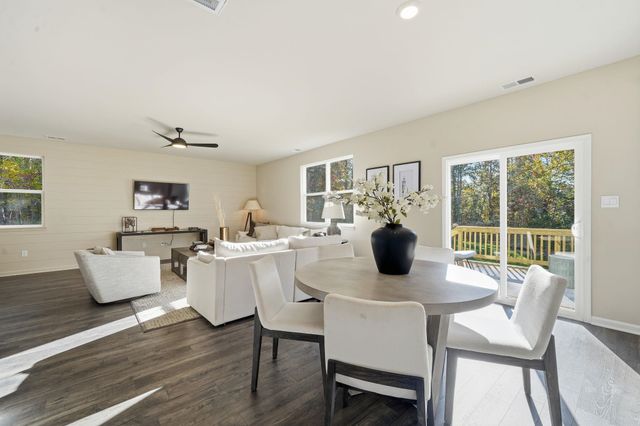 211 HAPPY VALLEY RD, Keswick, VA 22947