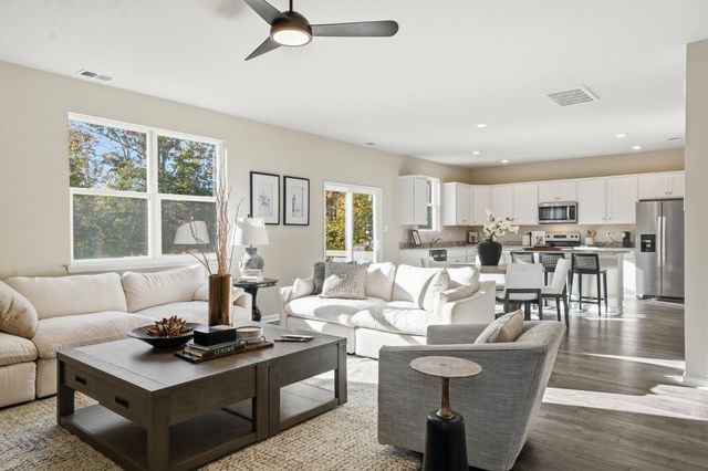 211 HAPPY VALLEY RD, Keswick, VA 22947