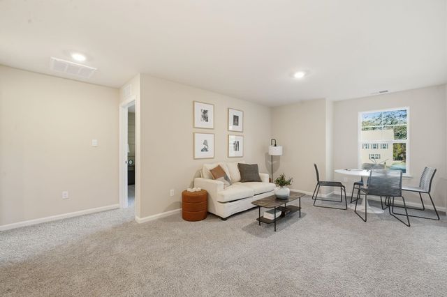 211 HAPPY VALLEY RD, Keswick, VA 22947