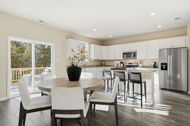 211 HAPPY VALLEY RD, Keswick, VA 22947