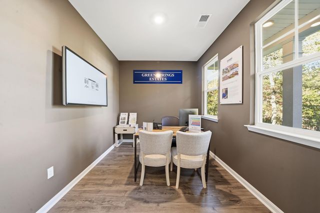 211 HAPPY VALLEY RD, Keswick, VA 22947