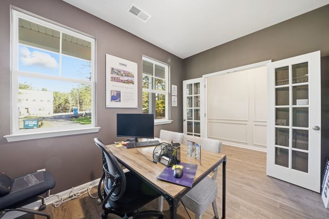 211 HAPPY VALLEY RD, Keswick, VA 22947