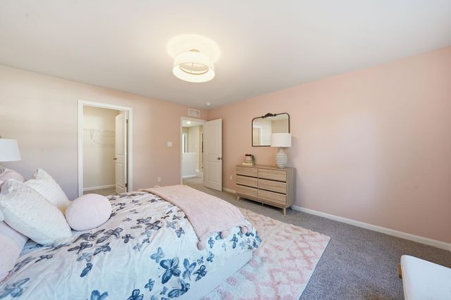 211 HAPPY VALLEY RD, Keswick, VA 22947