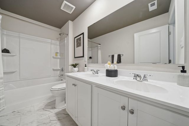 211 HAPPY VALLEY RD, Keswick, VA 22947