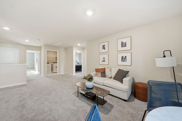 211 HAPPY VALLEY RD, Keswick, VA 22947