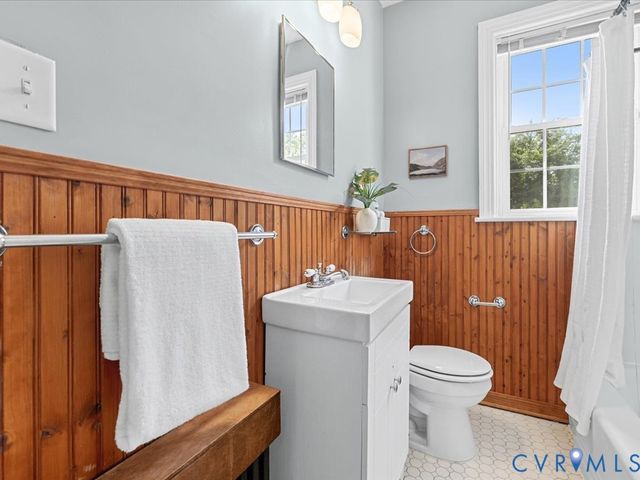 2416 Sherbourne Rd, North Chesterfield, VA 23237