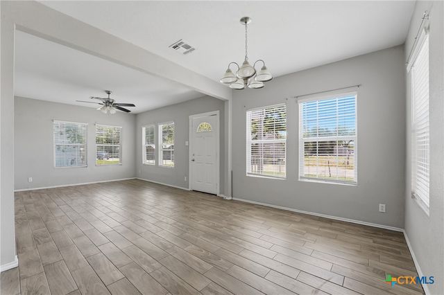 630 E Pine Street, Seguin, TX 78155