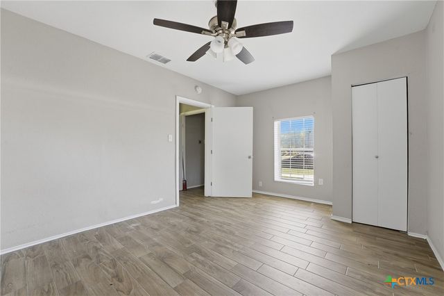 630 E Pine Street, Seguin, TX 78155