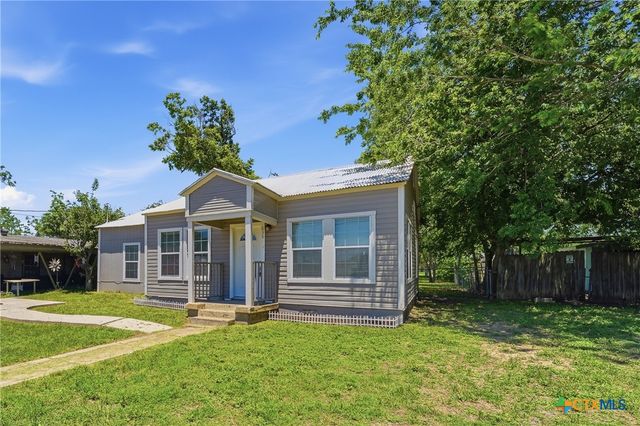 630 E Pine Street, Seguin, TX 78155