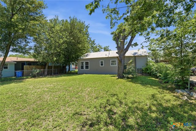 630 E Pine Street, Seguin, TX 78155